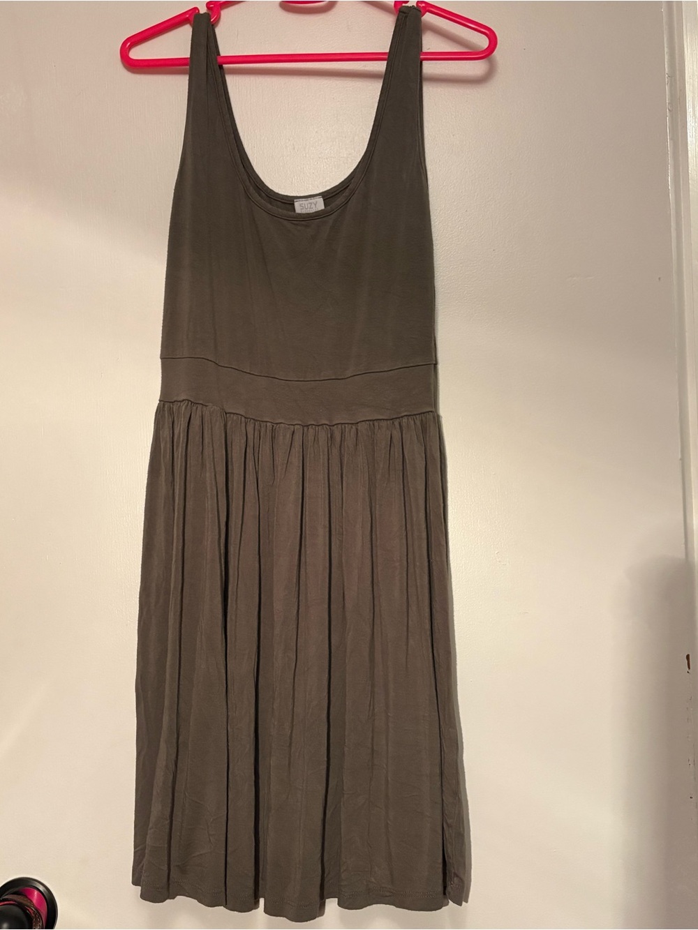 π₯ 3/$10 ! Soft Scoop-Neck Sleeveless Midi Dress in Olive π« green